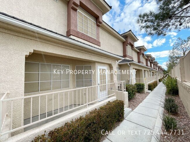 Photo - BEAUTIFUL 3 BED, 2.5 BATH TOWNHOME LOCATED...