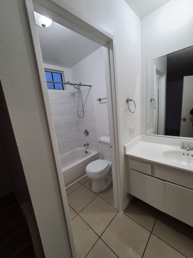 20954 Bryant St Unit 18