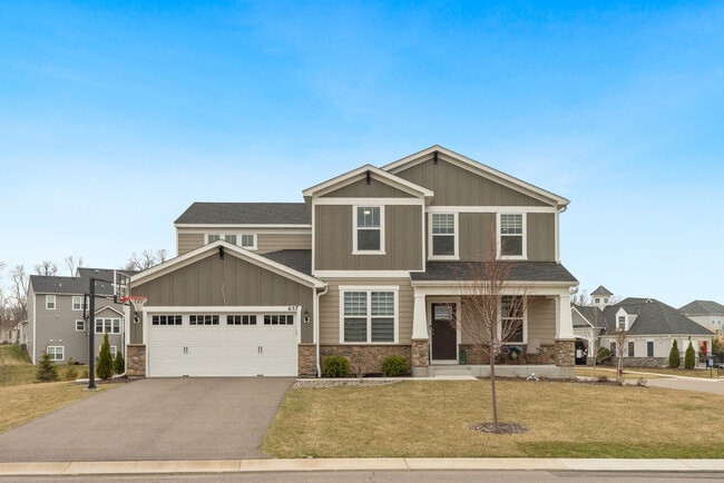 Photo - 657 Aster Rd