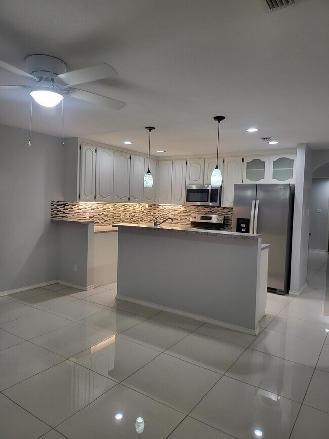 Photo - 2401 S Jackson Rd