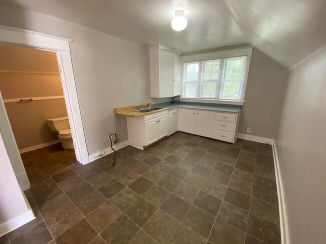 Photo - 1036 Alpine Ave NW Unit Apt 2