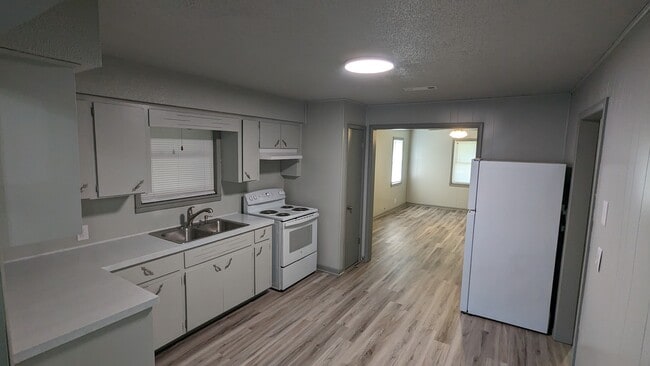 Photo - 220 Sulphur St