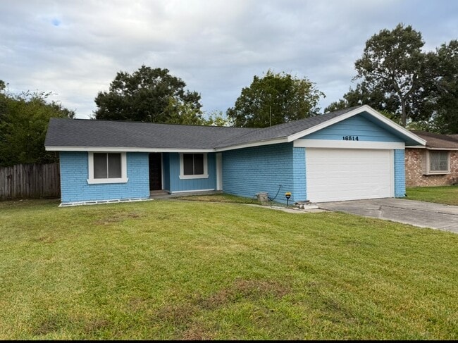 Building Photo - 16814 Barcelona Dr