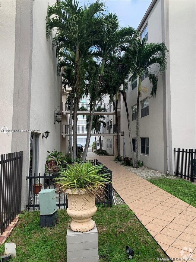 Building Photo - 5505 NW 7th St Unit W105 Rental