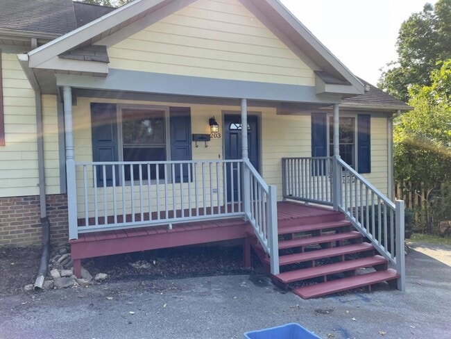 Photo - 203 Correll Ln House