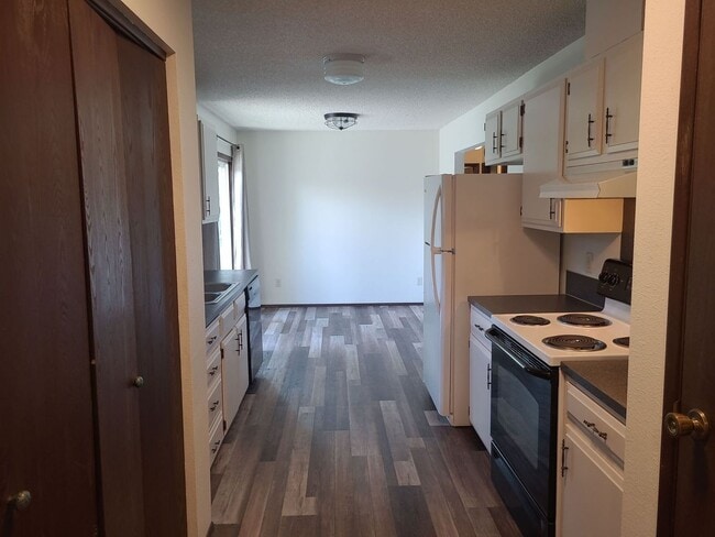 Photo - Close to town/Bonus Room/ Dedicated Office/ Garage