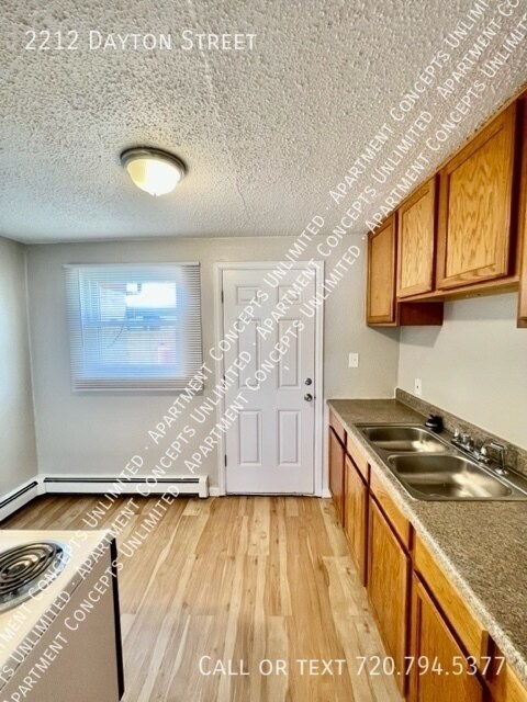 Photo - 2212 Dayton St
