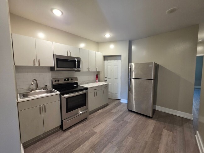 Photo - 1649 Pratt St Unit 1st Floor - SRO - A2