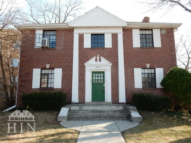 Building Photo - 5648 Montgomery Rd Unit 4