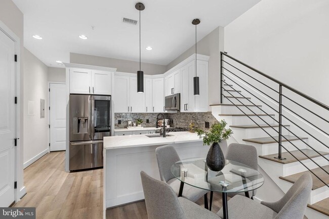 Photo - 1417 Staples St NE Unidad 201