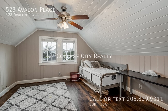 Photo - 528 Avalon Pl