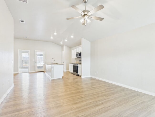 Photo - Gorgeous 3/2 in the Meadows!