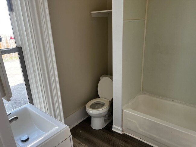 Photo - 937 Broadway Unit 3