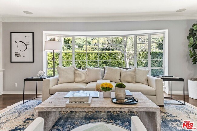 Photo - 2107 Coldwater Canyon Dr Casa