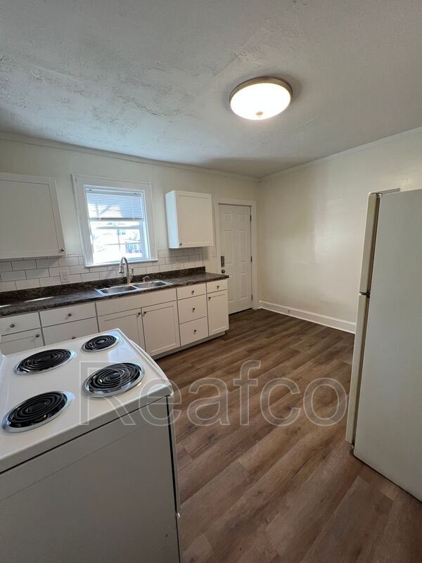 Photo - 1083 E 17th Ave