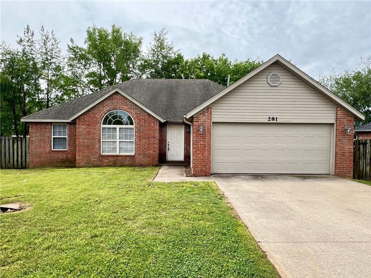 3 bedroom 2 bath home in Centerton - 3 bedroom 2 bath home in Centerton