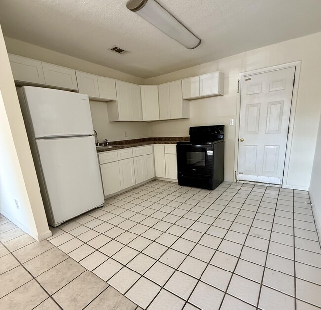 Photo - 43 Oak Ln