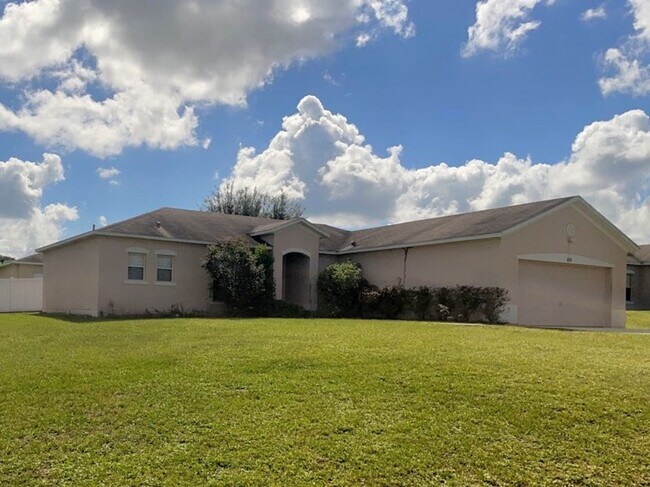 Building Photo - Nice 3/2 in Poinciana