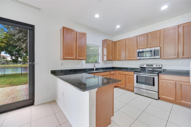 Photo - 704 NE 193rd St