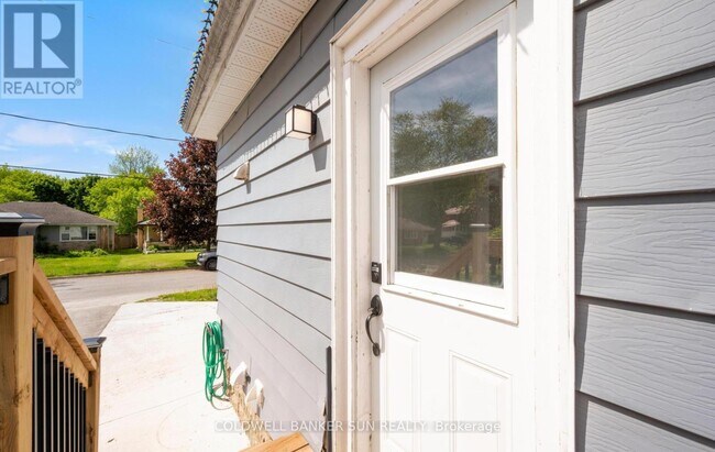 Photo - 20 Maple Ln