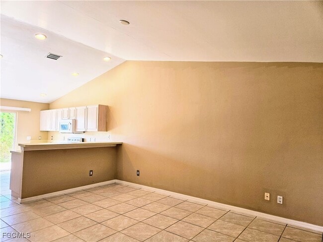 Photo - 126 Ivan Ave S