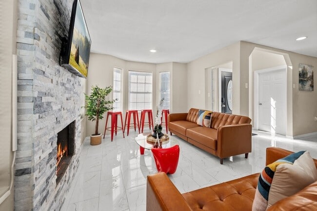 Photo - 2504 Ferguson Way