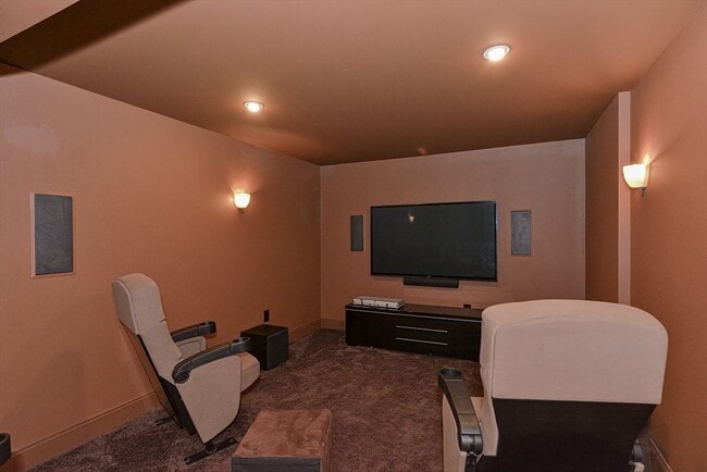 Photo - 33 Anderson Way