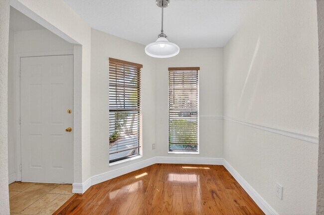 Photo - 10253 Riverbend Terrace