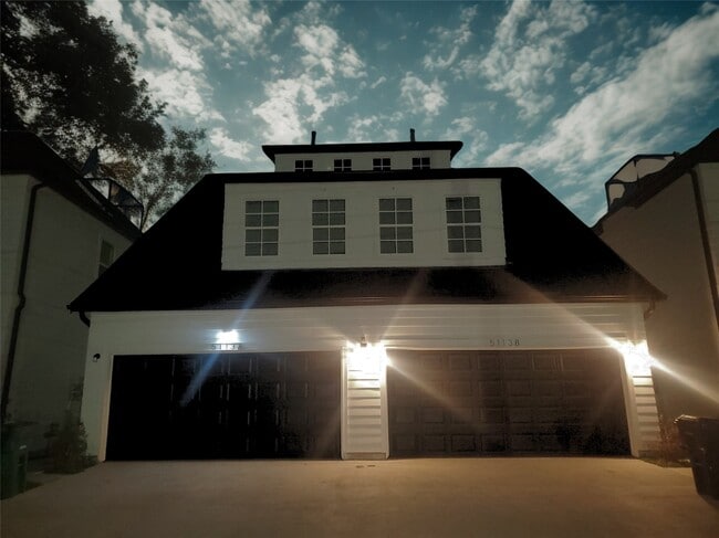 Building Photo - 5113 Briscoe St