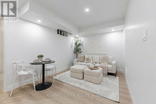 Photo - 9 Glenvalley Dr