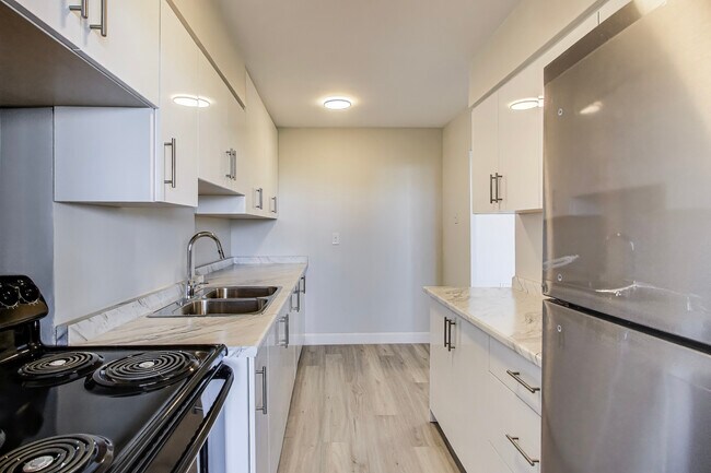 Photo - Centennial Tower Unit 1404