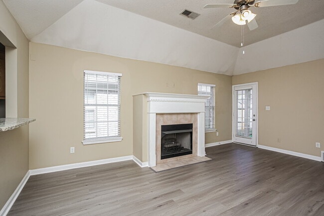Photo - 7851 Fallstone Rd