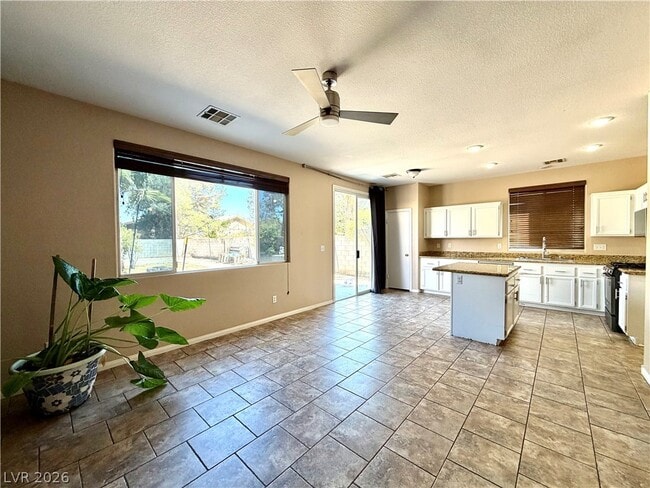 Photo - 3936 Gold Point St