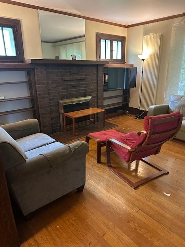Building Photo - Sublease Available Beginning August 18th Rental