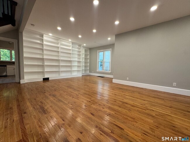 Photo - 117 Maple St