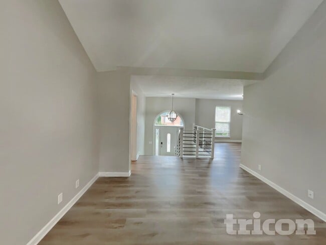 Photo - 104 Edgewater Ct