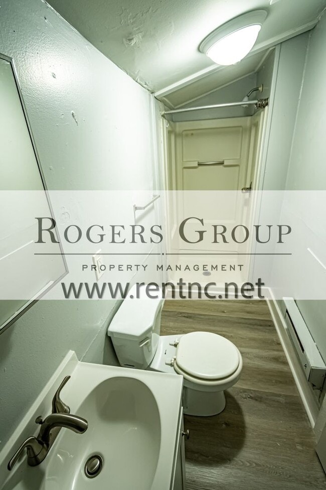 Photo - 617 Roberson St