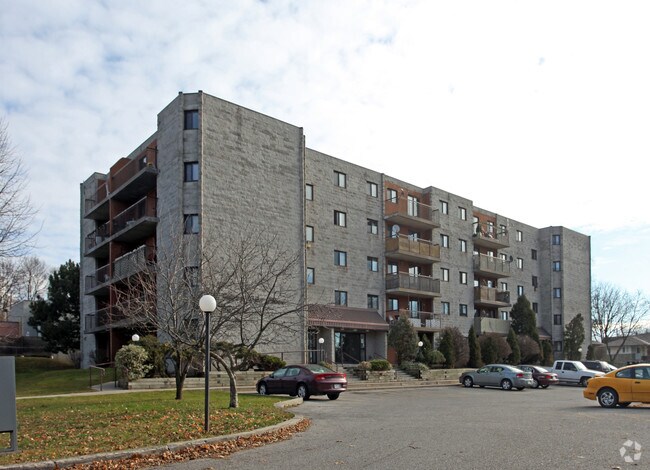 Building Photo - Valley View Place