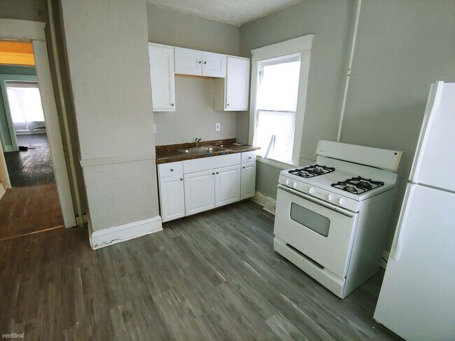 Photo - 3 br, 1 bath Triplex - 1414 East 110th Str...