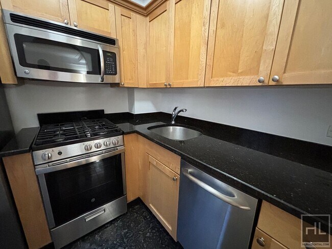 Photo - Christopher Street Unidad 1B