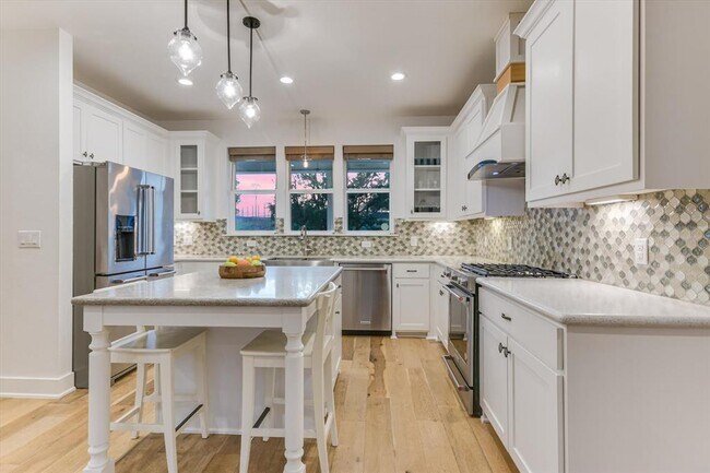 Photo - 3009 Lawrence Dr