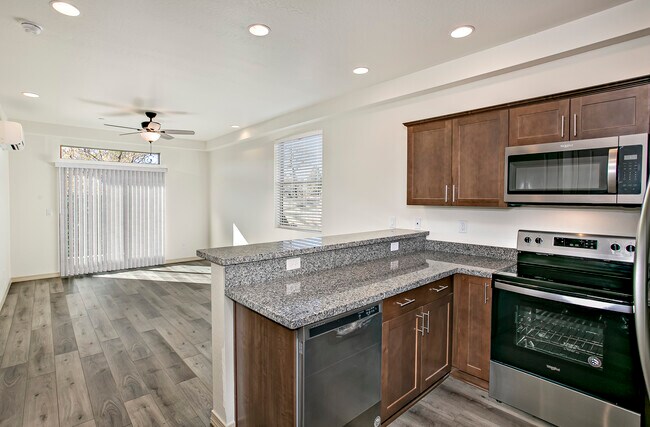 Photo - 620 1st St
