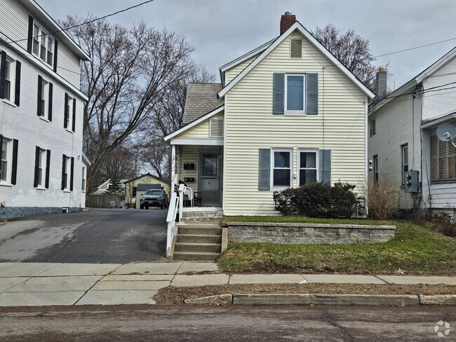 Building Photo - 131 W Spring St Unit A Rental