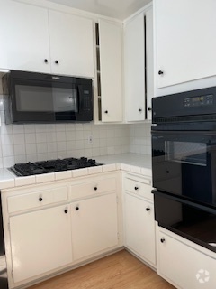 kitchen - 1741 Camden Ave Rental