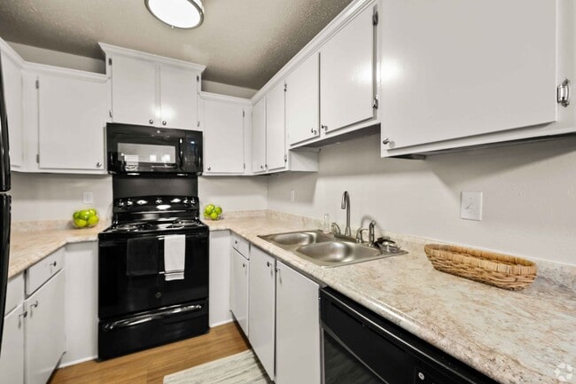 Photo - Seasons & Woodale Apartments