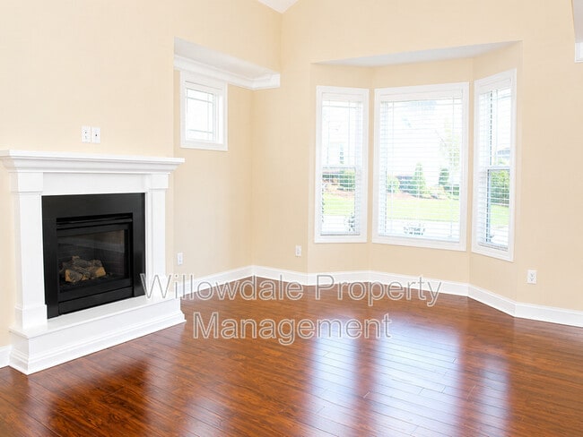 Photo - 1025 Governess Ln