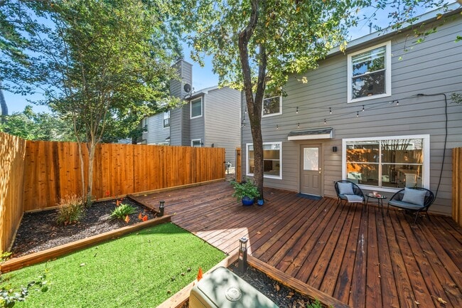 Photo - 258 Sentry Maple Pl