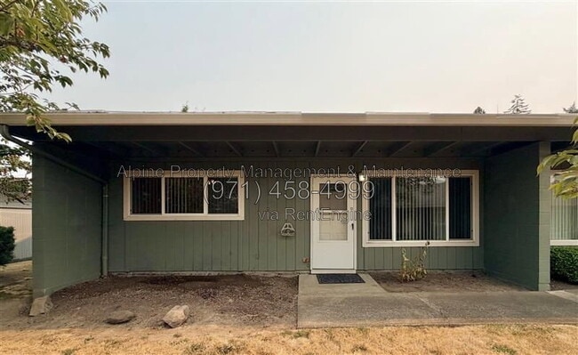 Building Photo - 925 NW Joy Ave Unit #4