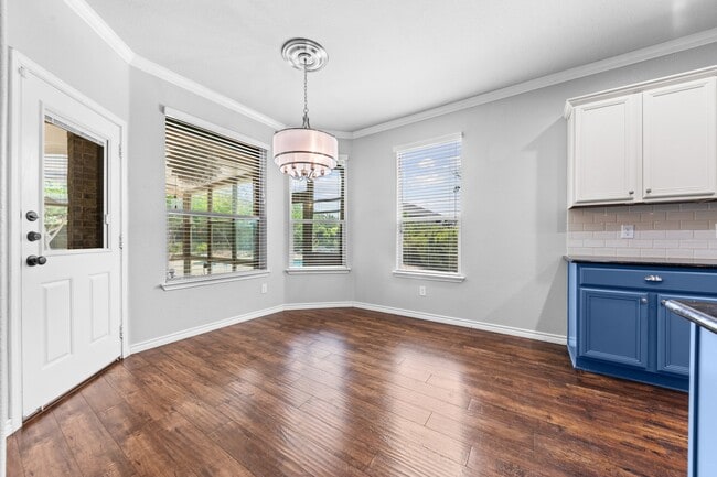 Photo - 5705 Fenton Ln