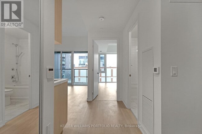 Photo - 158 Front St E Unité 914